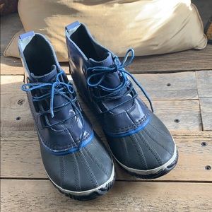 Sorel Blue &  Black Waterproof  Booties Size 10